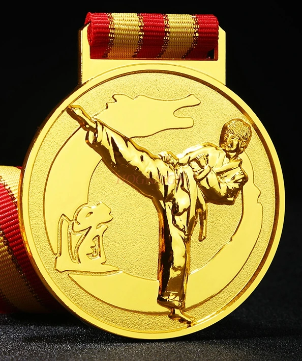 Памятная карточка с металлической медалью для соревнований по боевым искусствам по борьбе дзюдо 2021
