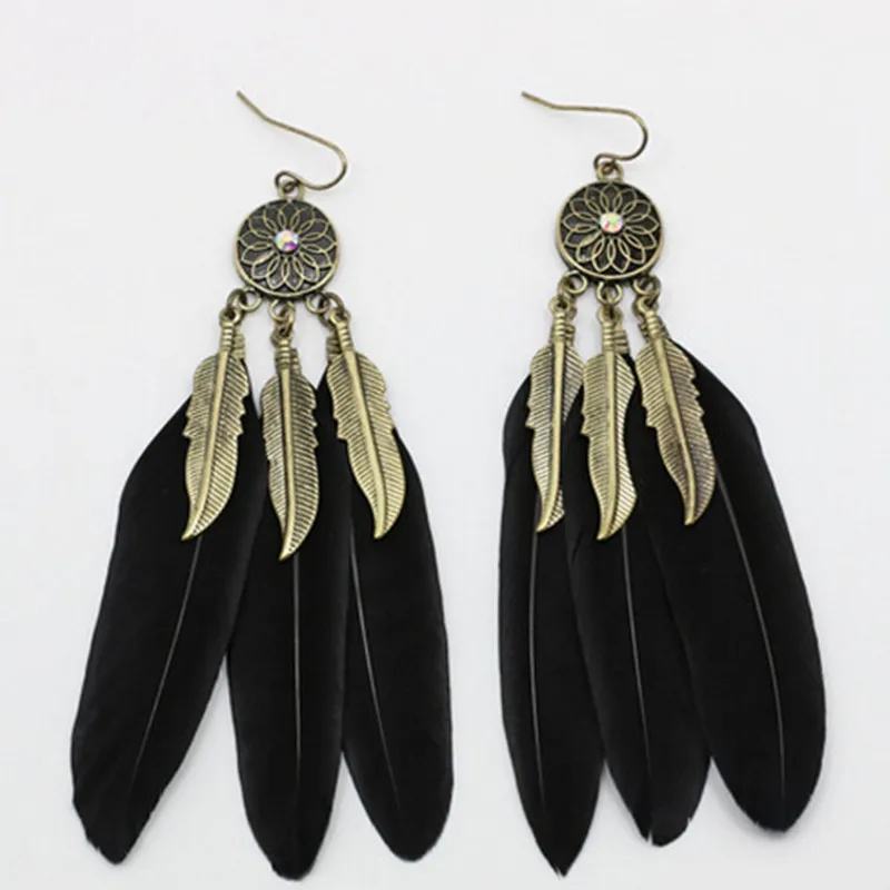 Популярные женские серьги-подвески с черными/белыми перьями в богемном стиле, одна пара xye110